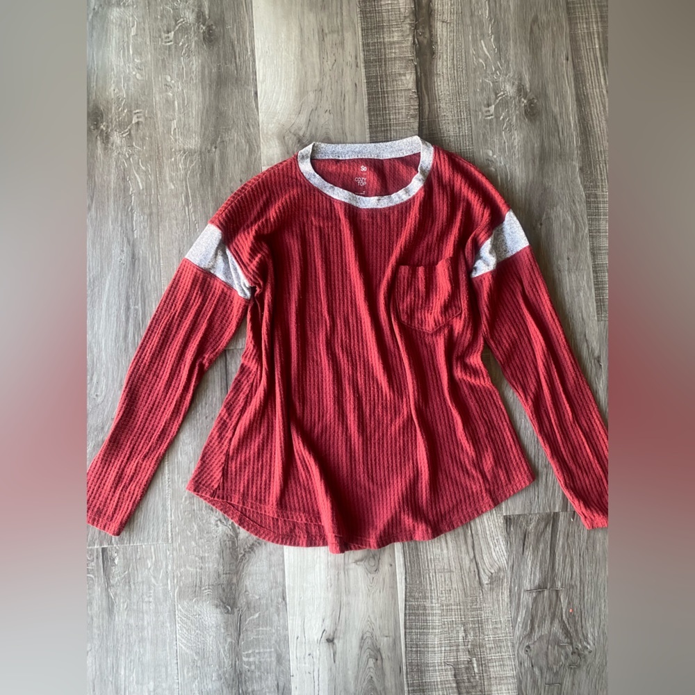 So Cozy Top  Red/Orange Women's Long Sleeve Top Sz Medium